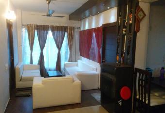 Contemporary 3BHK Apartment next to Acropolis Mall near Ruby allows 18 year olds to book a room