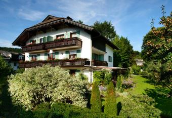 Haus Elisabeth, Appartements allows 18 year olds to book a room