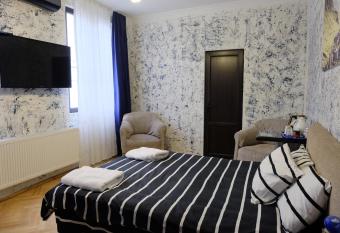 Mia B&B Old Tbilisi allows 18 year olds to book a room