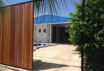 Casa Neguanje L4 has Smoking rooms