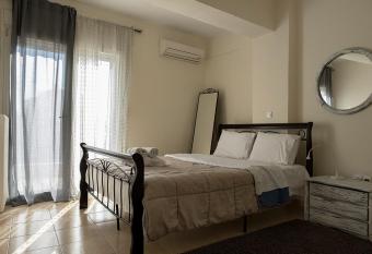 Zefiron Flat has Smoking/Balcony rooms