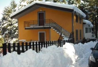 Villetta lo Scoiattolo has Balcony rooms