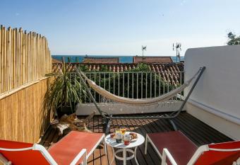 Le Fanal allows 18 year olds to book a room