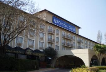 Garden Court OR Tambo International Airport allows 18 year olds to book a room