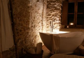 Charme in Perillis has Balcony rooms