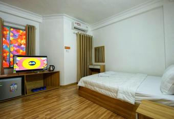 City Backpackers Hostel has Balcony rooms