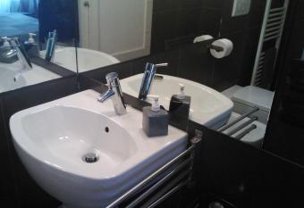 B&B Verdeblu allows 18 year olds to book a room