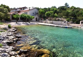 Robinson Ivano has Balcony rooms