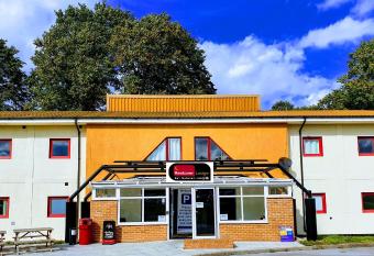 Primelodge Doncaster allows 18 year olds to book a room