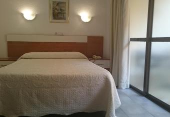 Pension Terminal has Balcony rooms