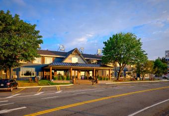 Auberge de la Pointe has Balcony rooms