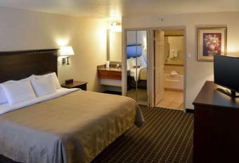 Wingate by Wyndham Gunnison Near Western Colorado University allows 18 year olds to book a room