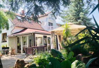 Hotel Vikt  ria has Balcony rooms