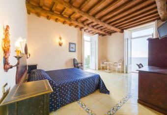 Villa Isabella has Balcony rooms