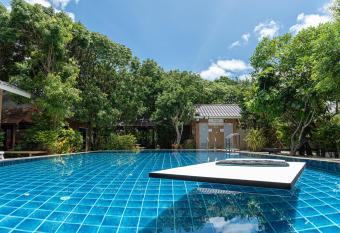 Muntra Garden Resort allows 18 year olds to book a room