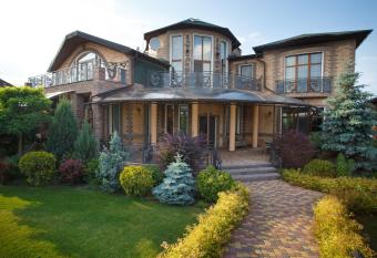 Premium Village Residence allows 18 year olds to book a room