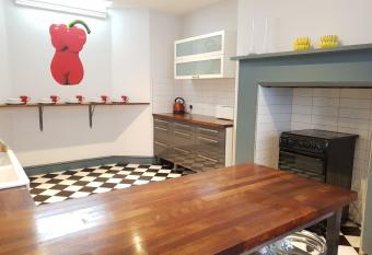 Camelford House has Balcony rooms