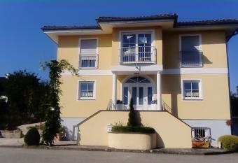 Villa in Seenahe Badesee Ehmetsklinge has Balcony rooms