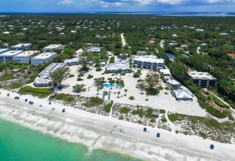 Island Inn has Balcony rooms