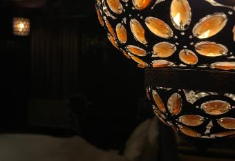 Domaine 10 has rooms with a private hot tub