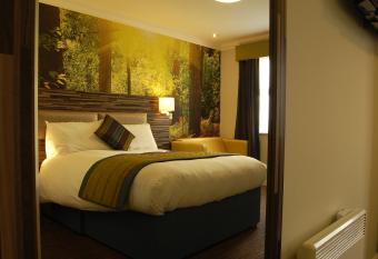 Diamond Lodge allows 18 year olds to book a room