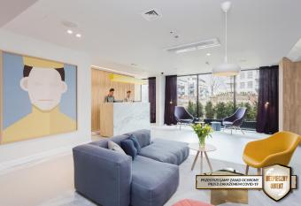 Platinum Hotel&Residence Wilan  w allows 18 year olds to book a room