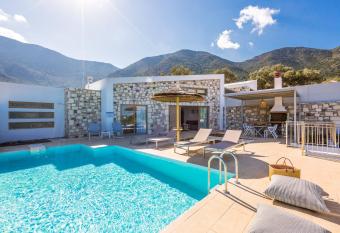 Summer Villas Crete has Balcony rooms