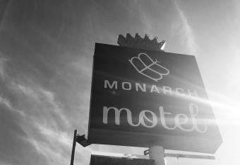 Monarch Motel has Balcony rooms