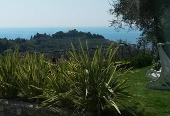 B&B Villa Isabella has Balcony rooms