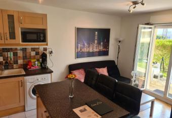 Appartement avec rez de jardin    Disneyland has Balcony rooms