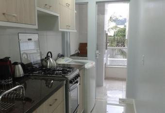   timo Apto. em Bombas has Balcony rooms