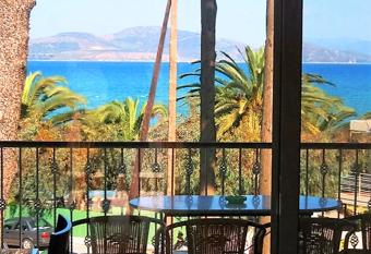 Vasilis Studios has Balcony rooms