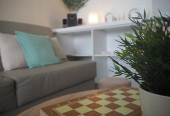 May s Place @ Evo Soho Suites allows 18 year olds to book a room