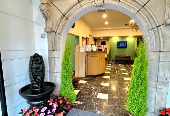 Melur Inn allows 18 year olds to book a room