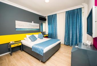 Mera Park Hotel has Balcony rooms