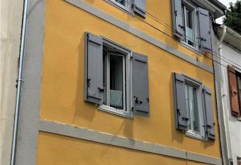 Au Chat Ronfleur allows 18 year olds to book a room