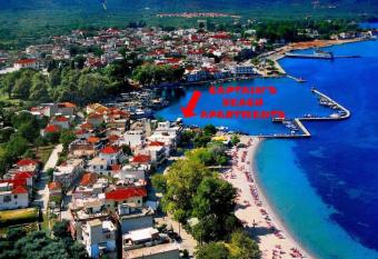 Captain s Beach Apartments allows 18 year olds to book a room