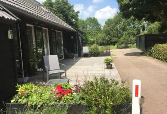 Klein Vreugderijk allows 18 year olds to book a room