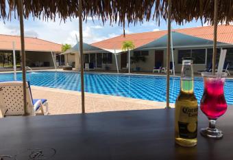 Studio Unit in Beautiful Resort allows 18 year olds to book a room