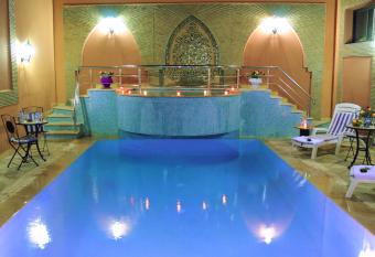 Residence Hotel Assounfou allows 18 year olds to book a room