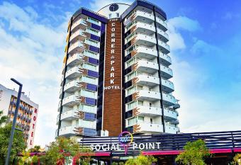 The Corner Park Hotel has Balcony rooms