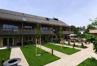 Bernhardhof Andechs allows 18 year olds to book a room