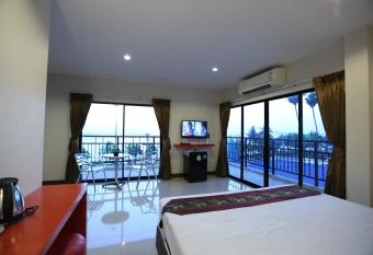 Sunlight Hotel has Balcony rooms