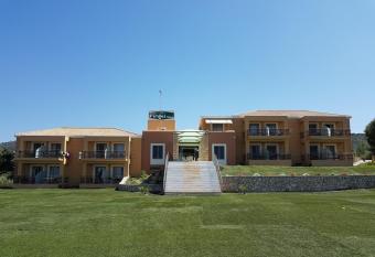 Finiki Plaza has Balcony rooms