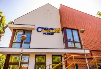 CVSE Clubh  z   s Panzi   has Balcony rooms