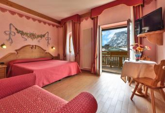 Hotel Fai has Balcony rooms