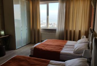 Baku Sea View Hotel has Balcony rooms