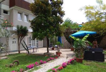 Apartments LaRos has Balcony rooms