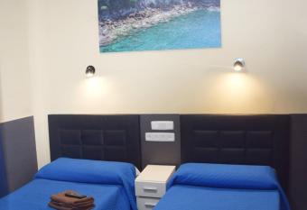 Hostal Numancia allows 18 year olds to book a room