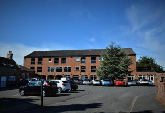 Oliver Cromwell Hotel allows 18 year olds to book a room